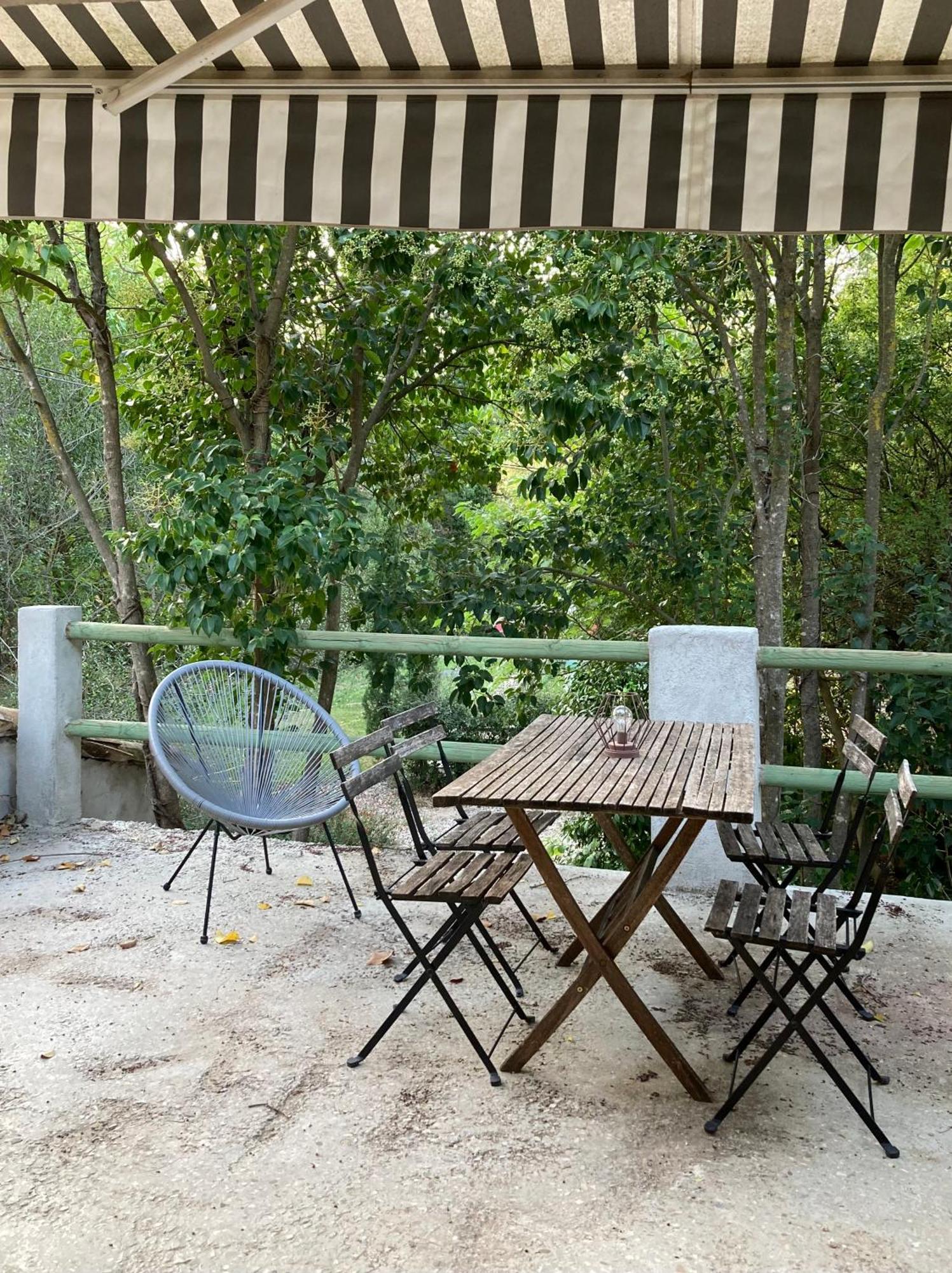 Campagne Baudeloup Bed & Breakfast LʼIsle-sur-la-Sorgue Exterior foto