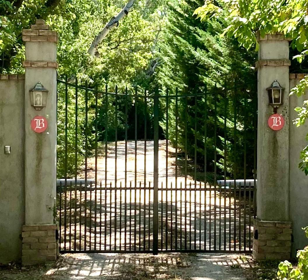 Campagne Baudeloup Bed & Breakfast LʼIsle-sur-la-Sorgue Exterior foto