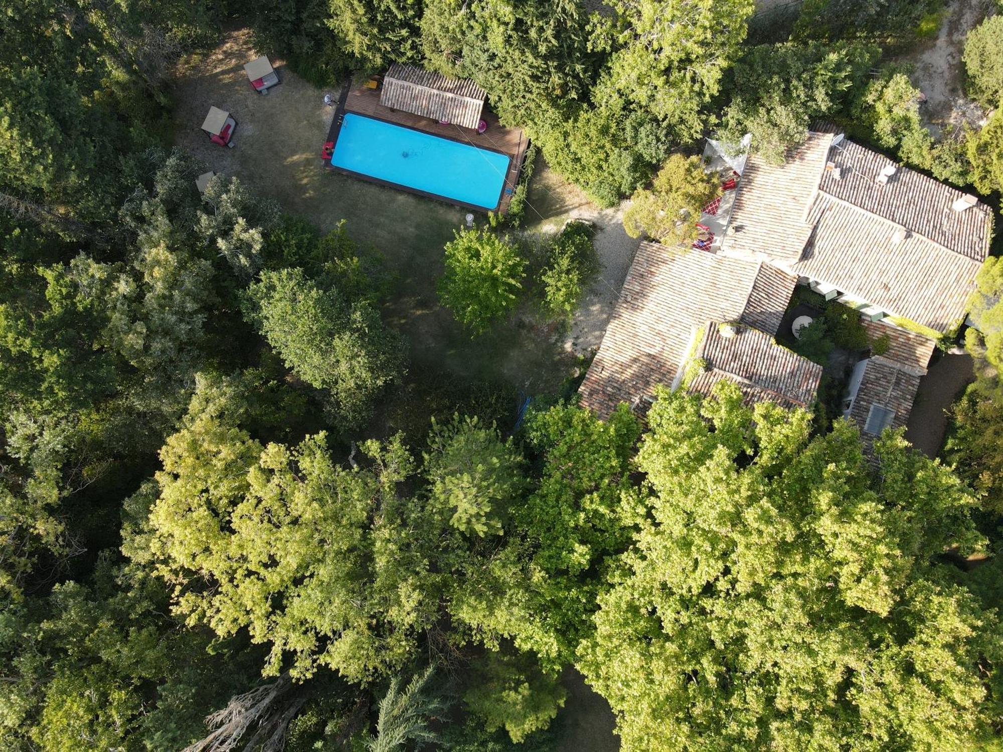 Campagne Baudeloup Bed & Breakfast LʼIsle-sur-la-Sorgue Exterior foto